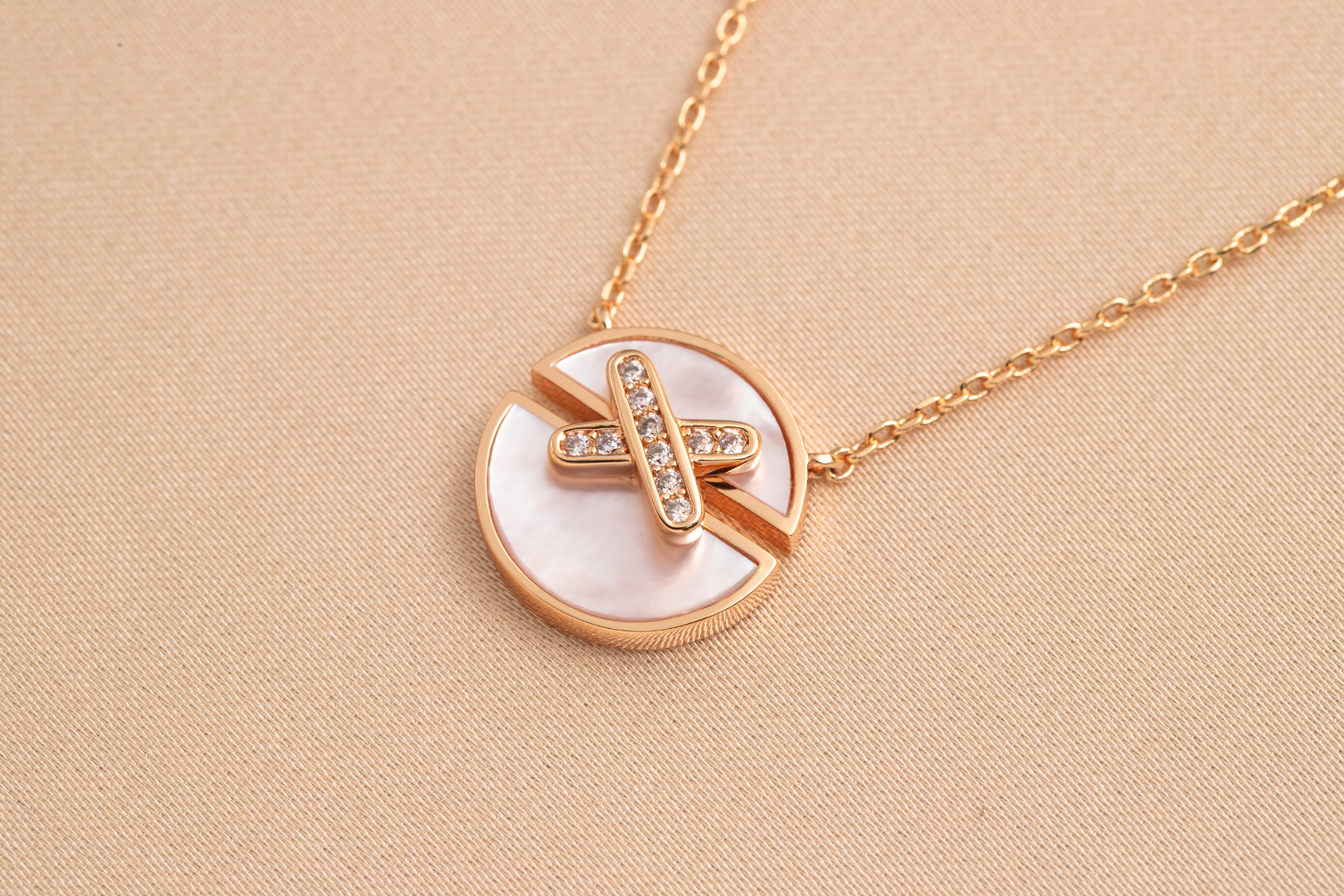 ¡®Jewelicorn¡¯JEUX DE PINK GOLD DIAMOND NECKLACE