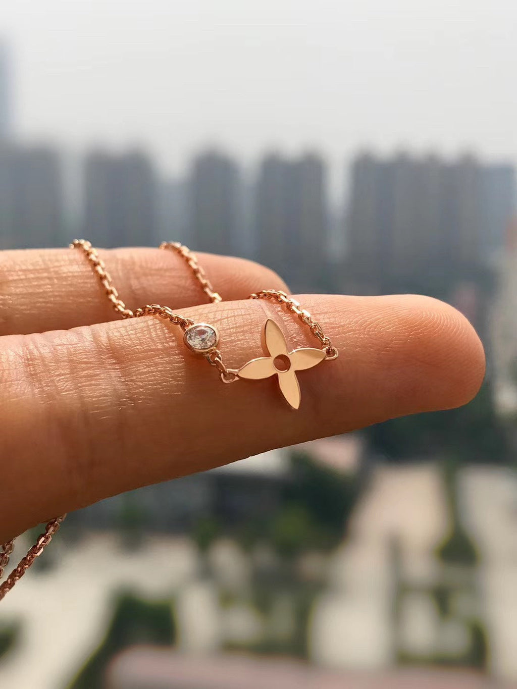 ¡®Jewelicorn¡¯BLOSSOM PENDANT PINK GOLD AND DIAMOND