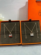 ¡®Jewelicorn¡¯H CIRCE MOISSANITE PENDANT NECKLACE GOLD