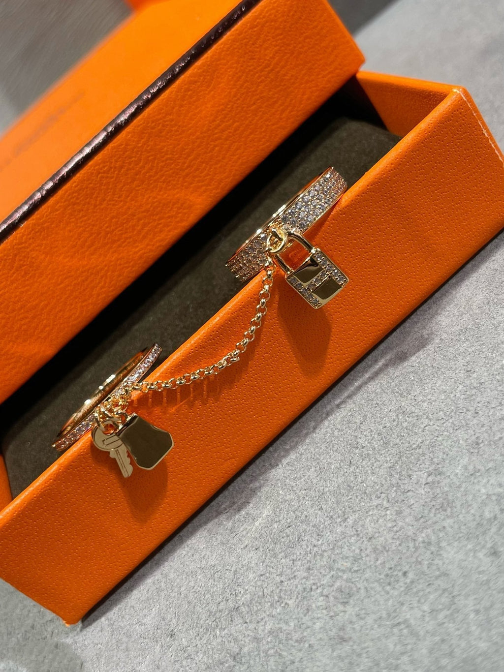 ¡®Jewelicorn¡¯HM KELLY CLOCHETTE DOUBLE RING IN  WITH DIAMONDS