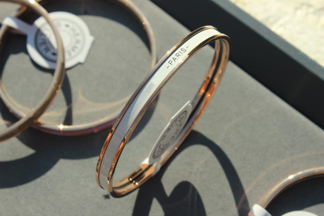 ¡®Jewelicorn¡¯HM UNI BANGLE BAG