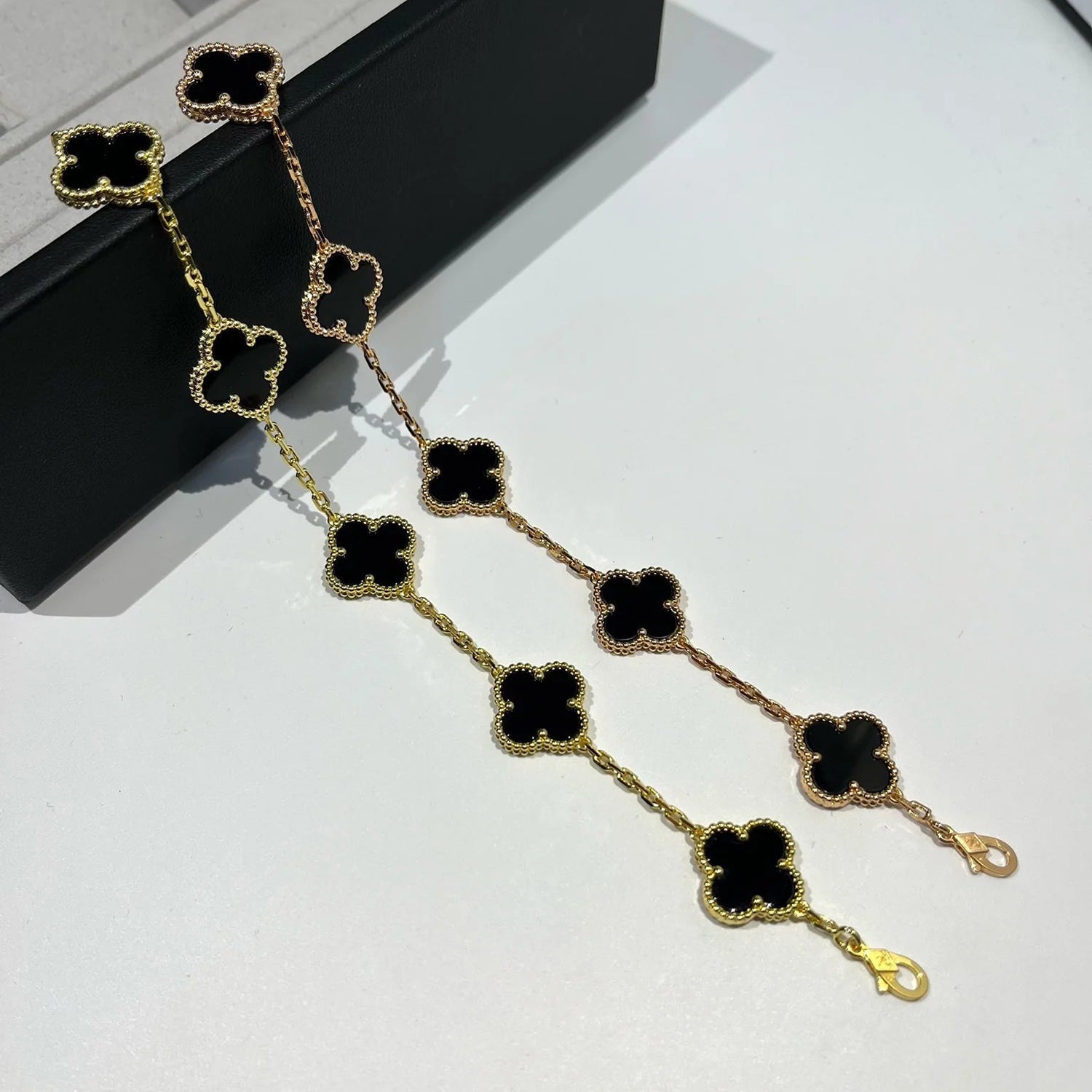 ¡®Jewelicorn¡¯CLOVER  5 MOTIFS BLACK ONYX BRACELET