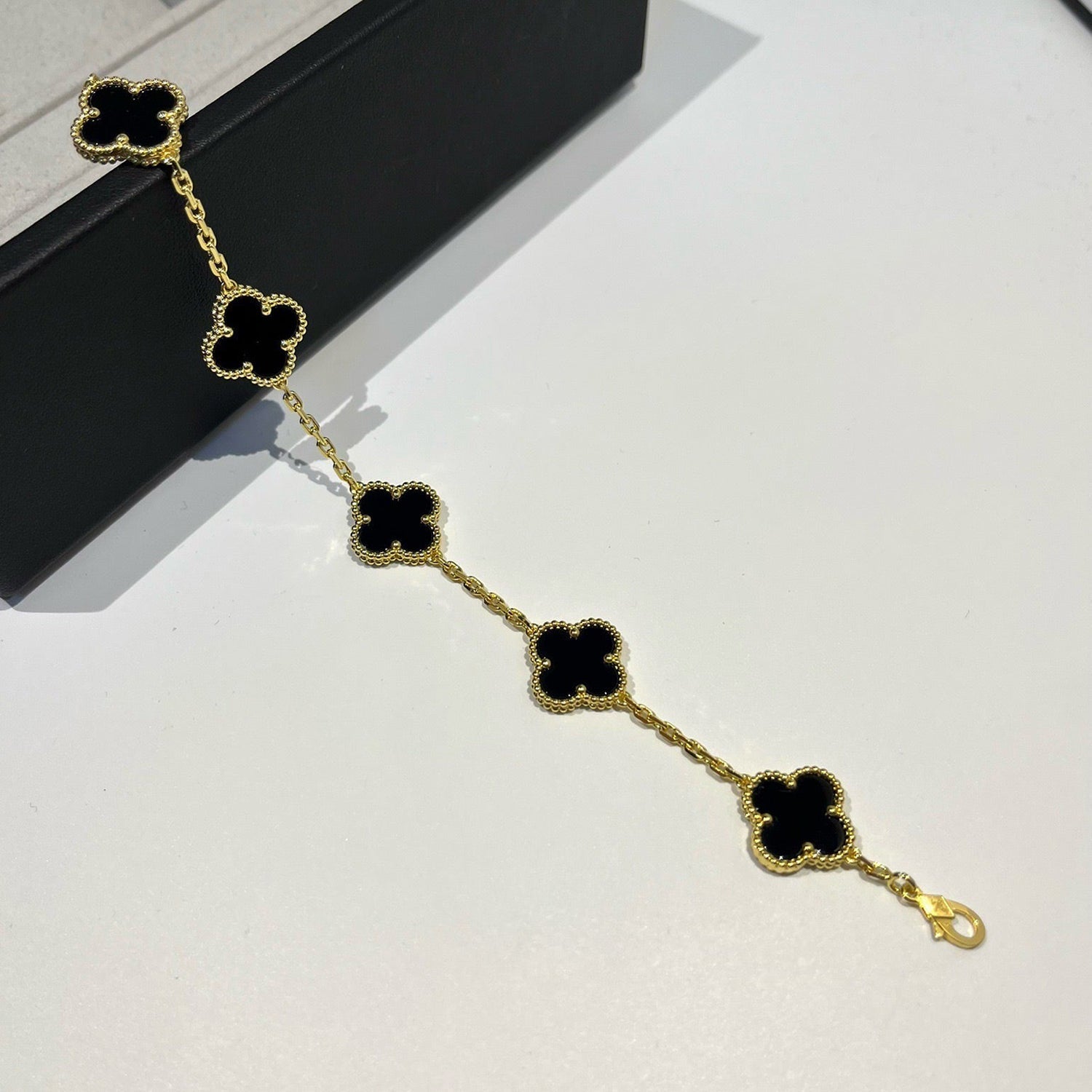 ¡®Jewelicorn¡¯CLOVER  5 MOTIFS BLACK ONYX BRACELET