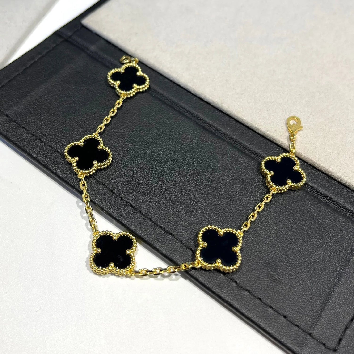¡®Jewelicorn¡¯CLOVER  5 MOTIFS BLACK ONYX BRACELET