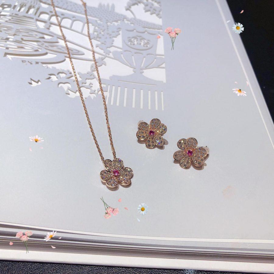 ¡®Jewelicorn¡¯FRIVOLE ROSE GOLD FLOWER DIAMOND NECKLACE