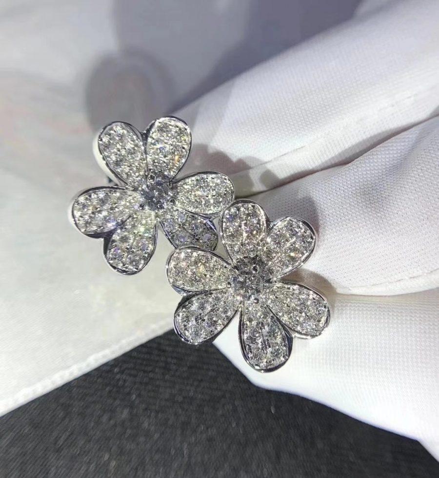 ¡®Jewelicorn¡¯FRIVOLE SILVER FLOWER DIAMOND EARRINGS