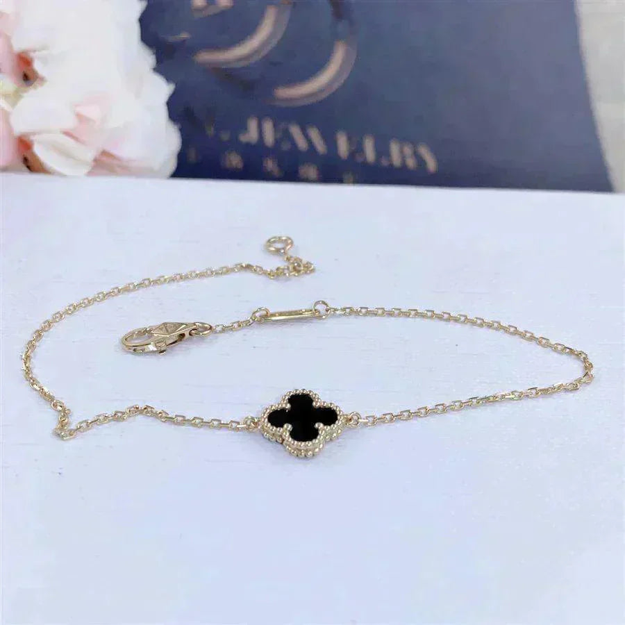 ¡®Jewelicorn¡¯CLOVER ONYX SINGLE FLOWER BRACELET