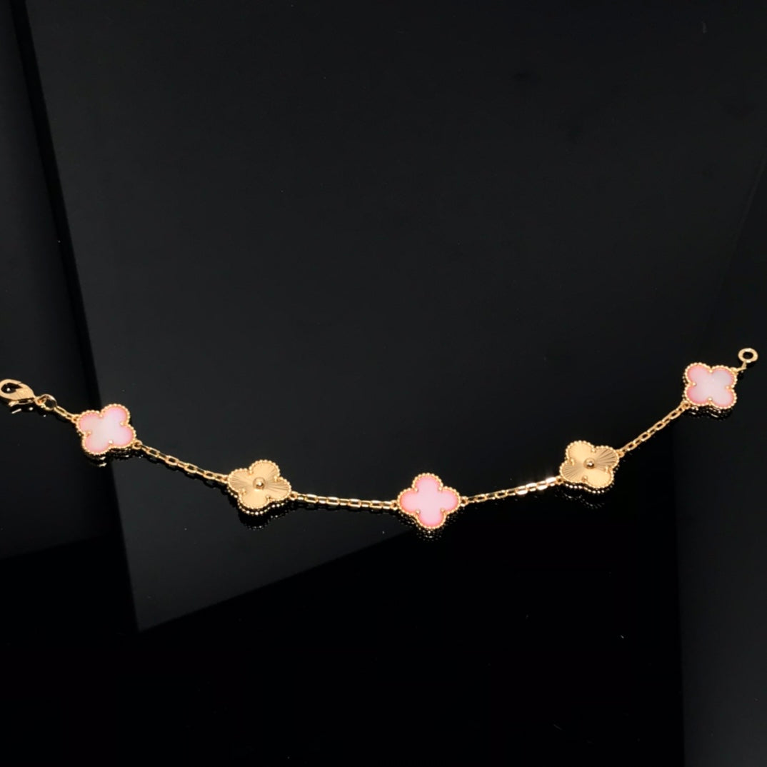 ¡®Jewelicorn¡¯CLOVER BRACELET 5 MOTIF PINK AND PINK GOLD