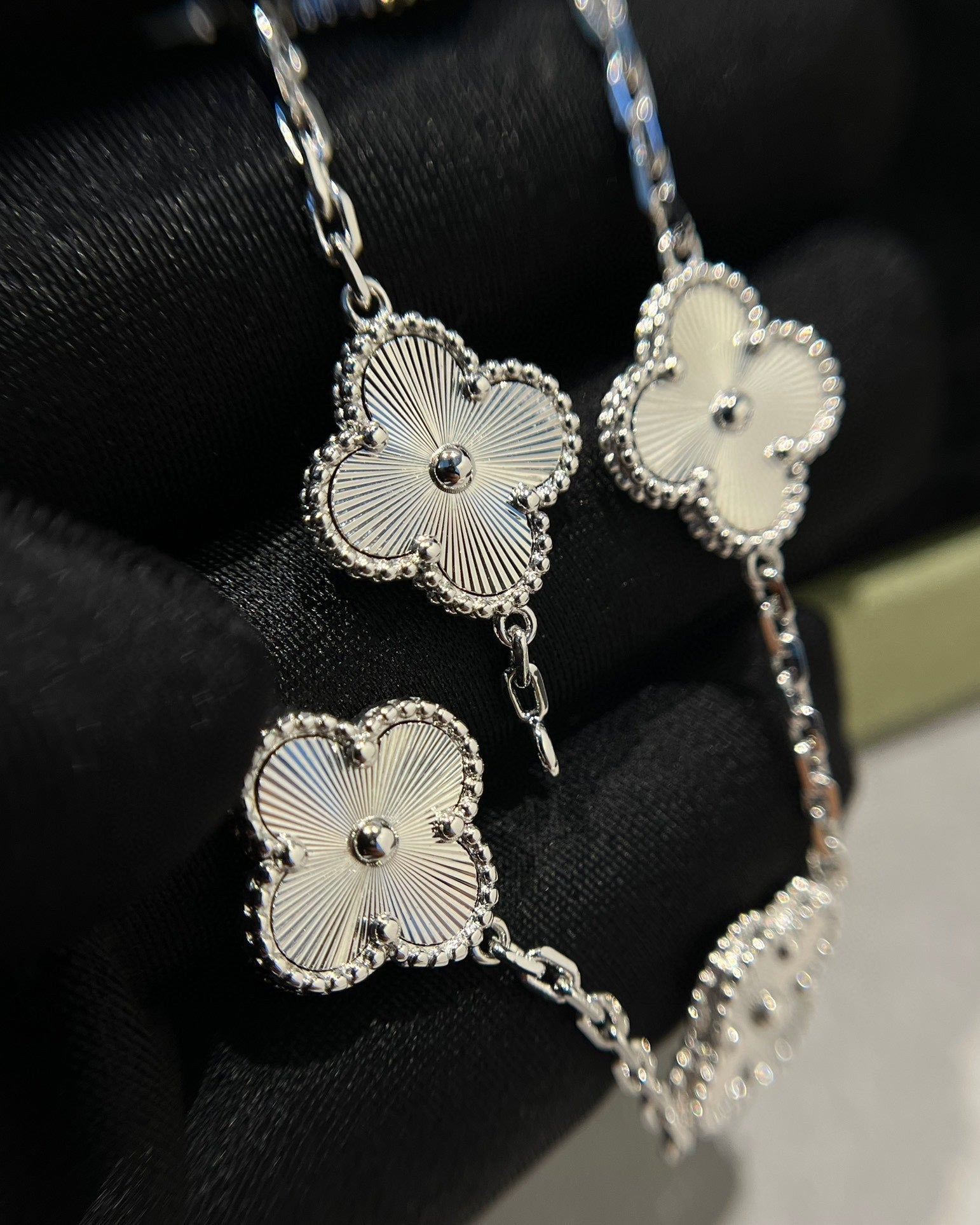 ¡®Jewelicorn¡¯CLOVER SILVER 5 MOTIFS BRACELET