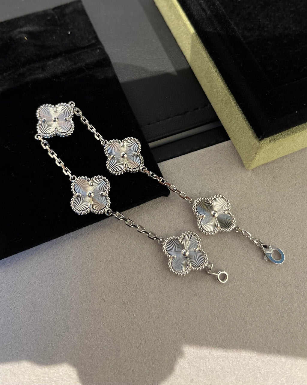 ¡®Jewelicorn¡¯CLOVER SILVER 5 MOTIFS BRACELET